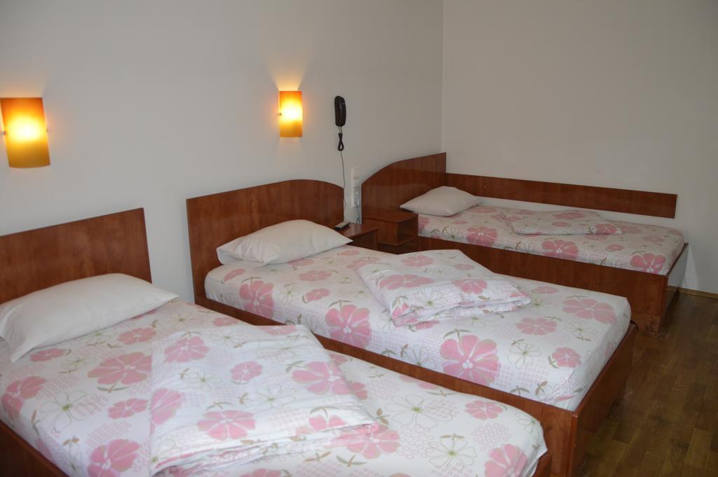Motel Buti Sighetu Marmaţiei Oda fotoğraf