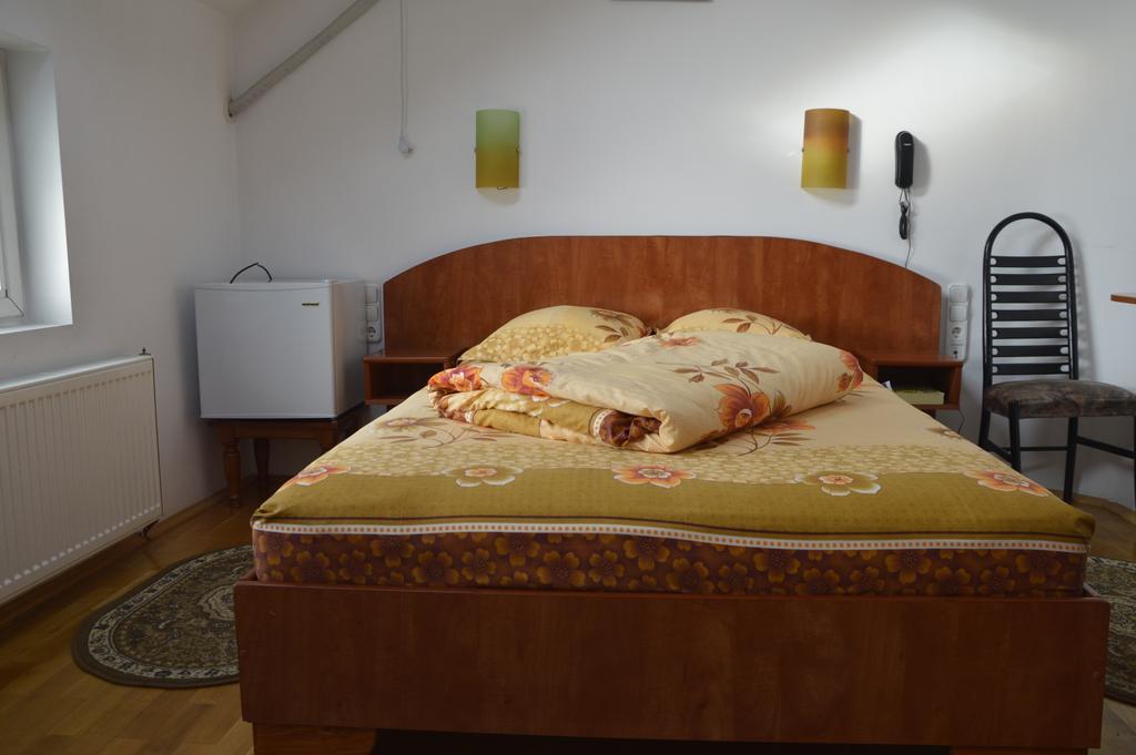 Motel Buti Sighetu Marmaţiei Oda fotoğraf